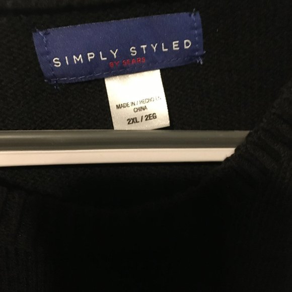 🎄Simply Styled Fair Isle Sweater -300 $15 or $12 w/offer OR FREE* - Picture 4 of 4